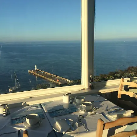 Couette-café Honeycombe House 4*